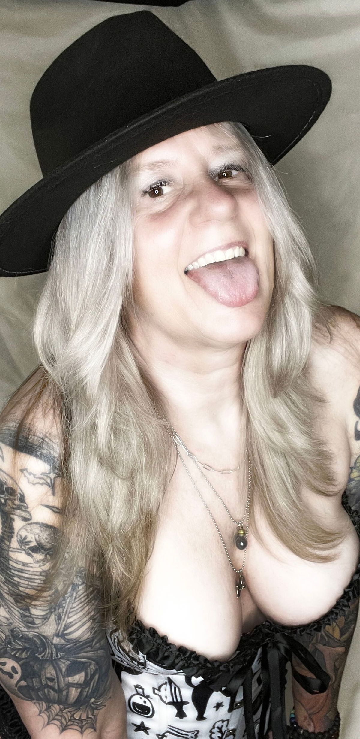 artsyinkedblonde