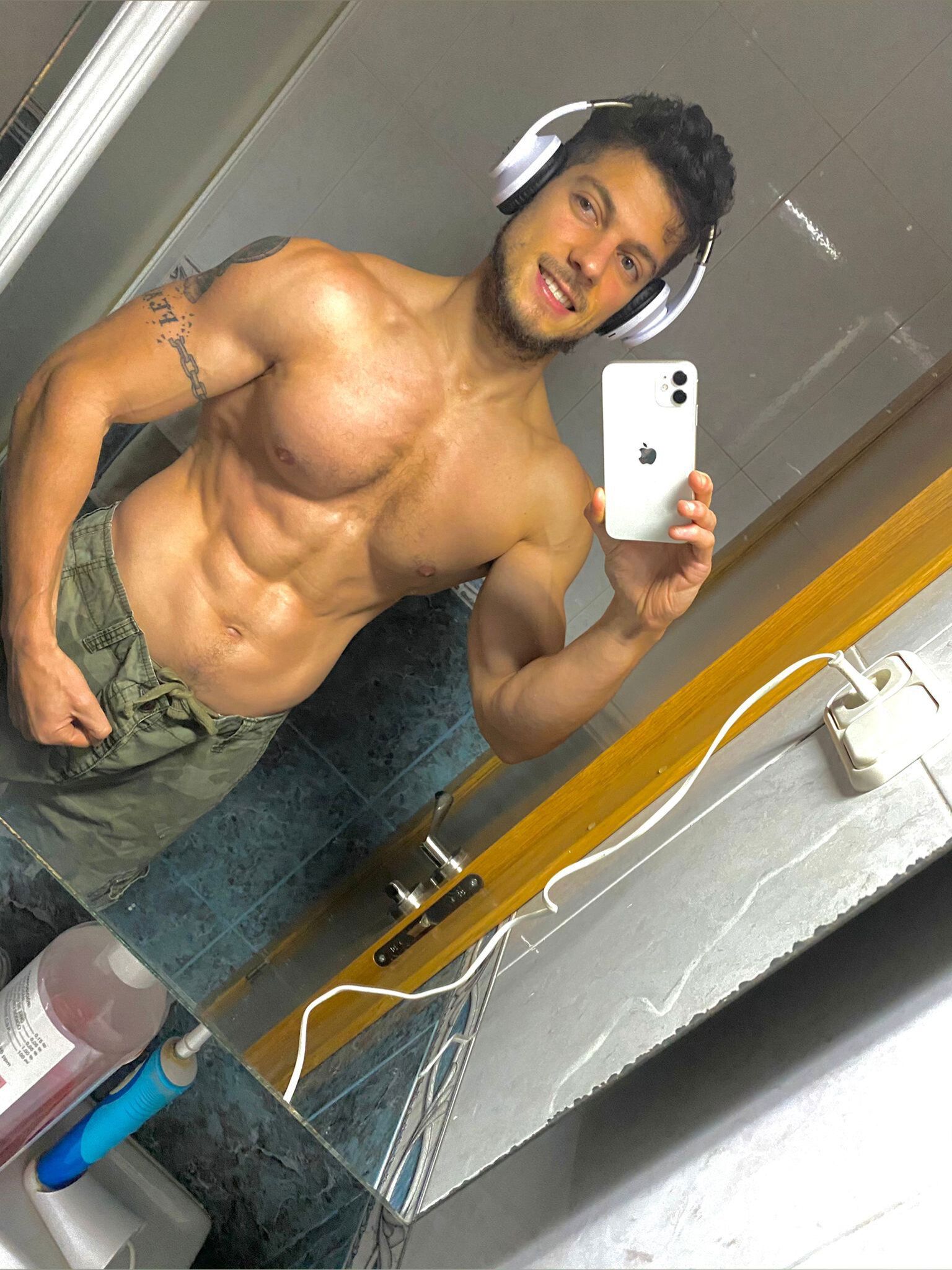 🅑🅞🅨Ⓖⓨⓜ🔞#1 SPANISH OF🥇's avatar