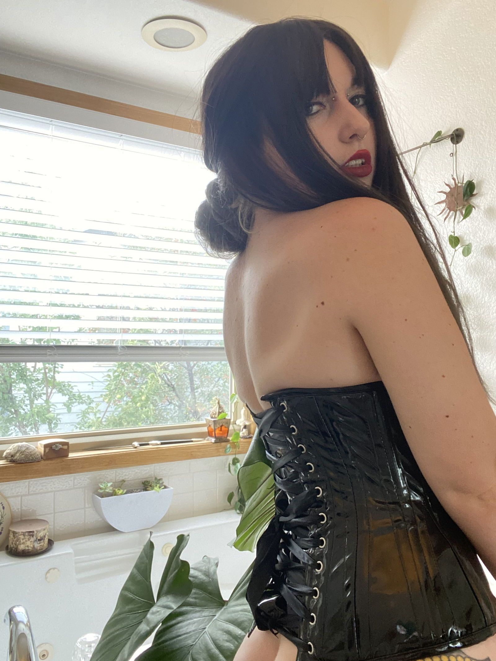 Claire Silvers's avatar