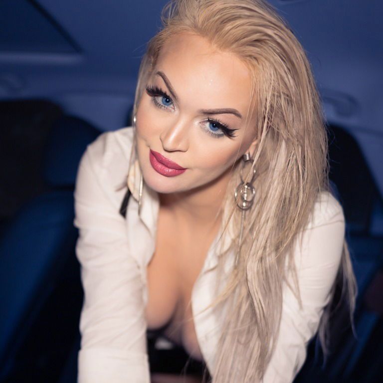 Danielle DeNicola's avatar