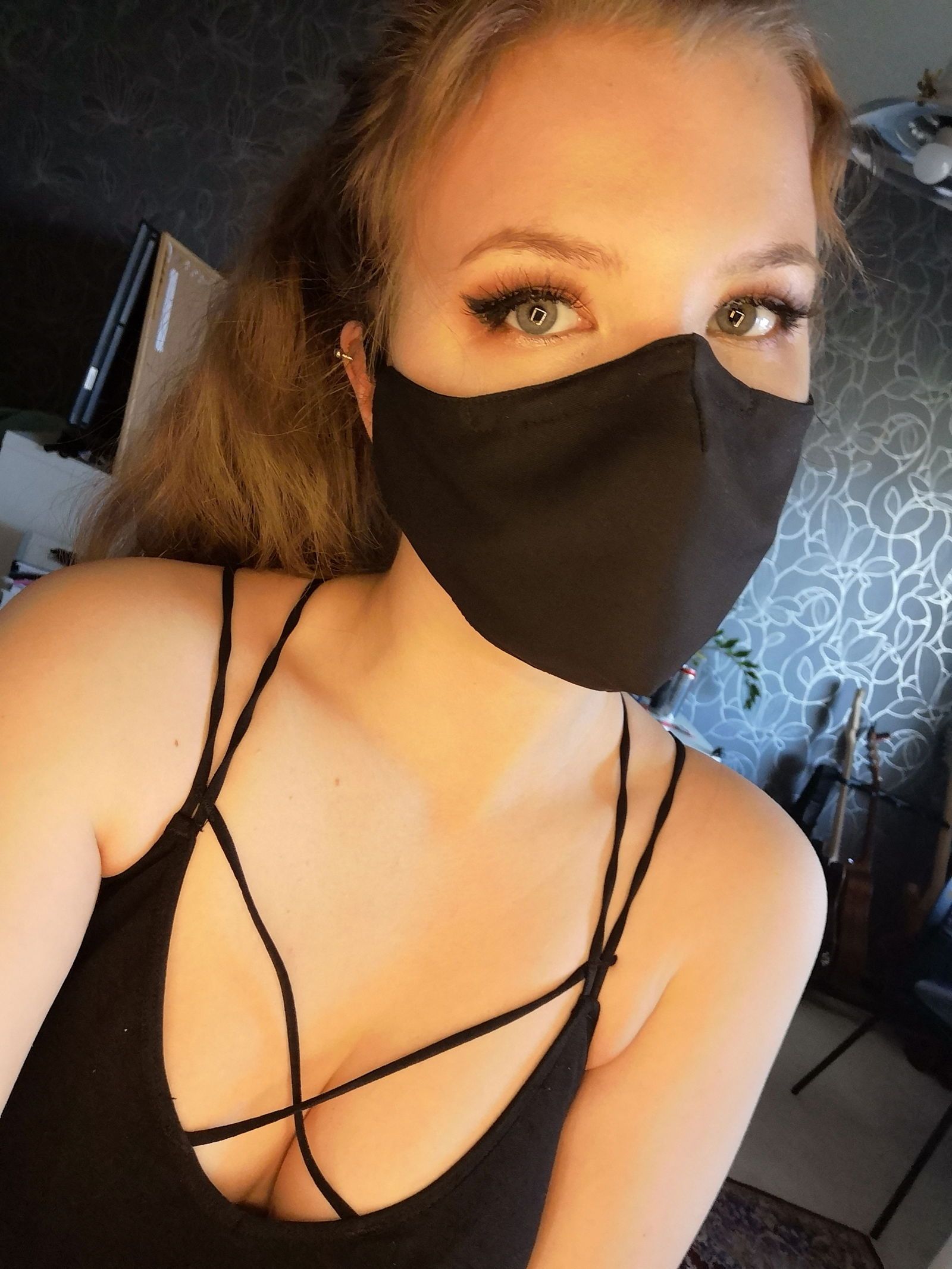 Emily Mandevilla's avatar