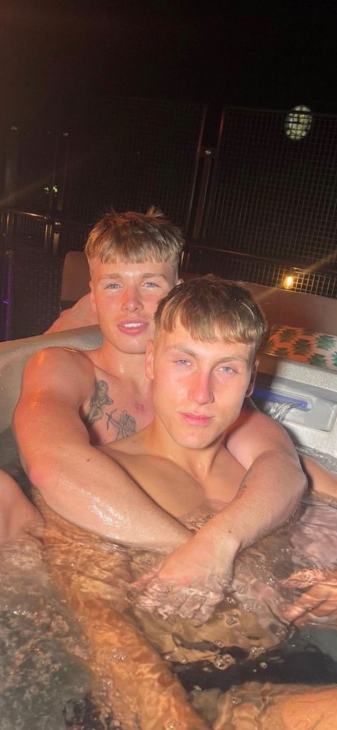 gay_0161_couple