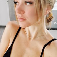 HANNAH JAMES's avatar