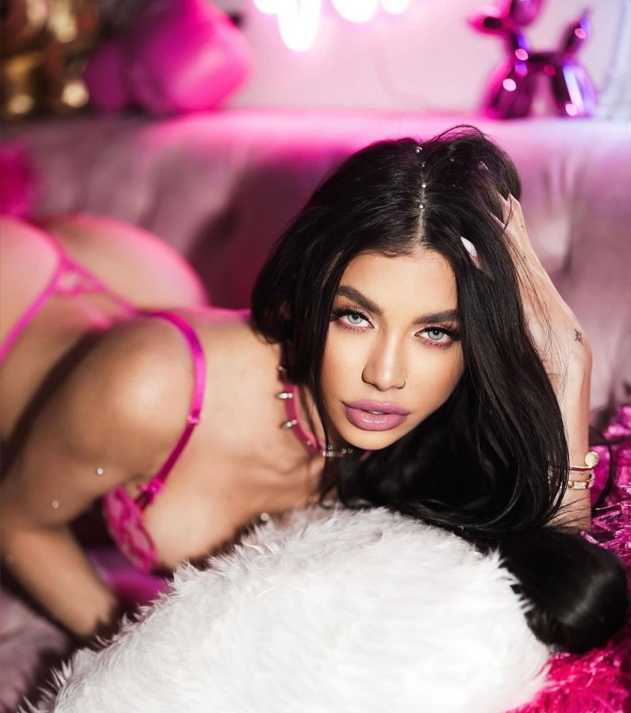 Veronica Rodriguez / V Rod's avatar