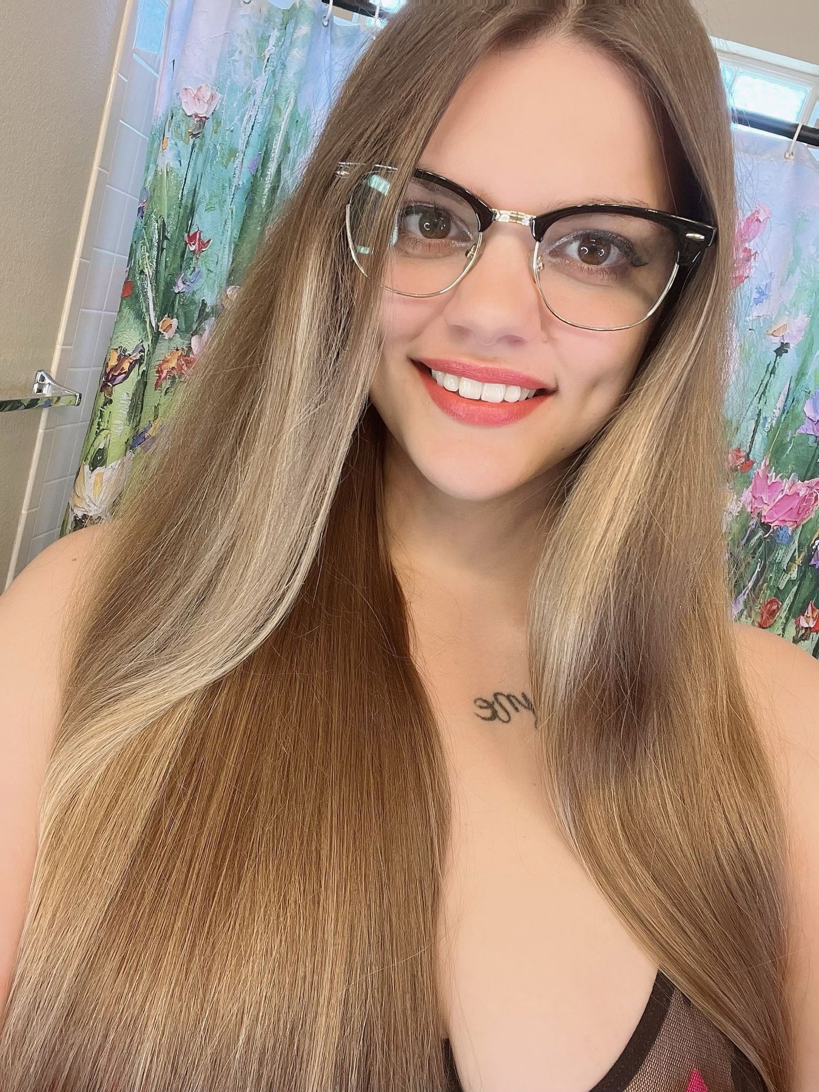 Molly Marie's avatar