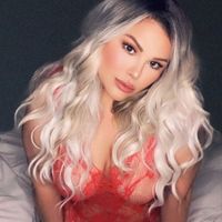 Sophia Nova's avatar