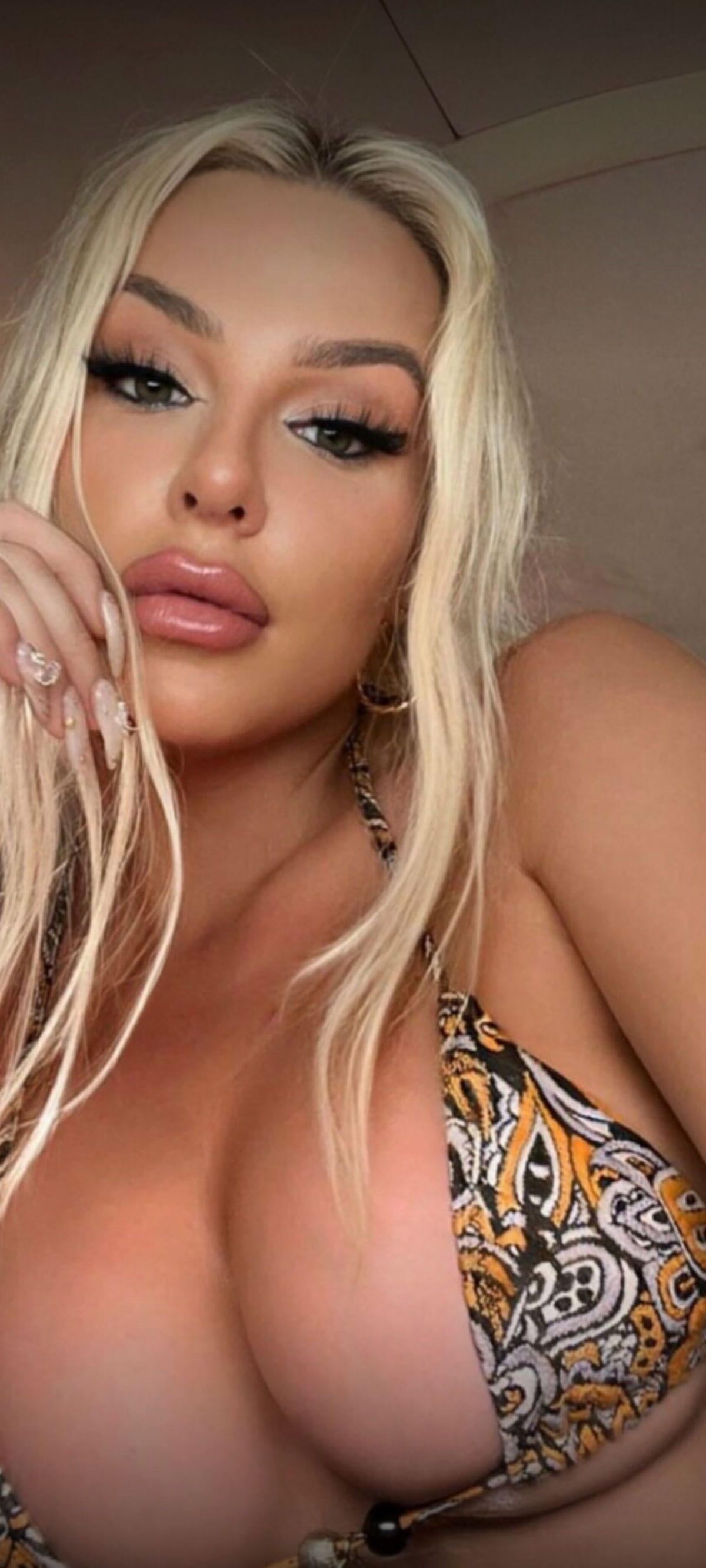 tanamongeau