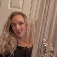 Chloe Louise's avatar