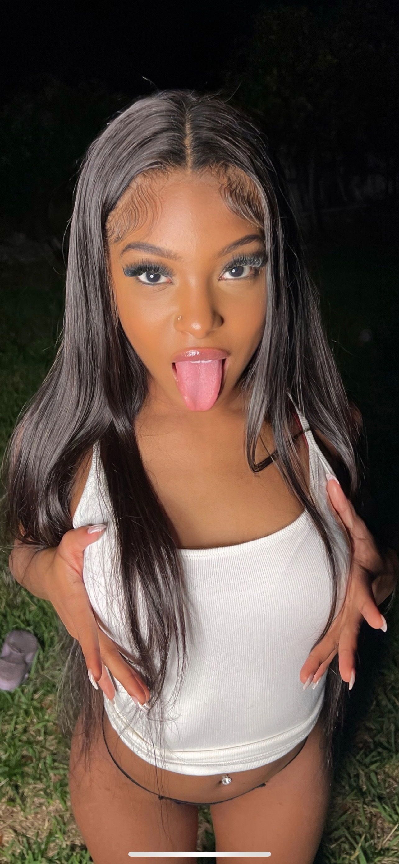 Strawberry🍓's avatar