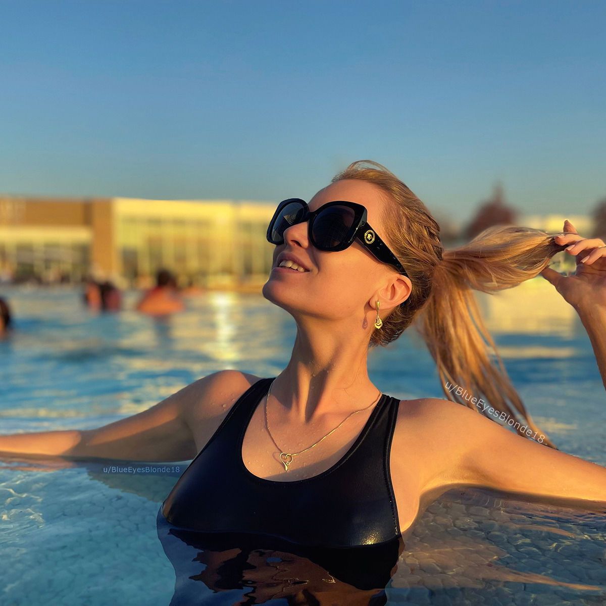 blueeyesblonde18 banner