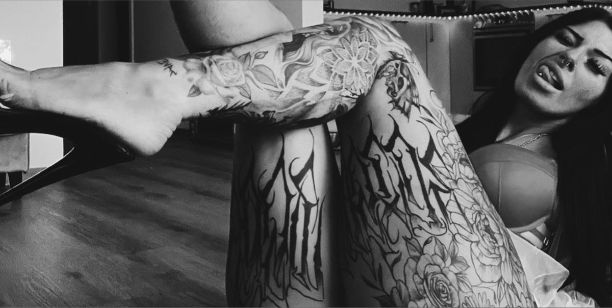 eleynarei_hot banner