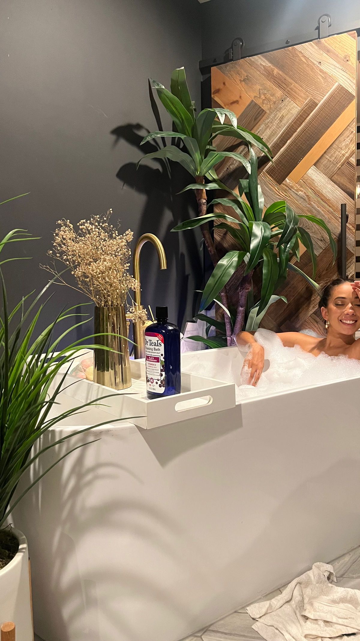 kassandraluncut banner