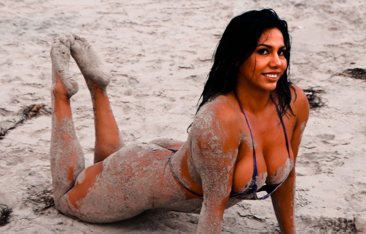 latinmusclegoddess banner