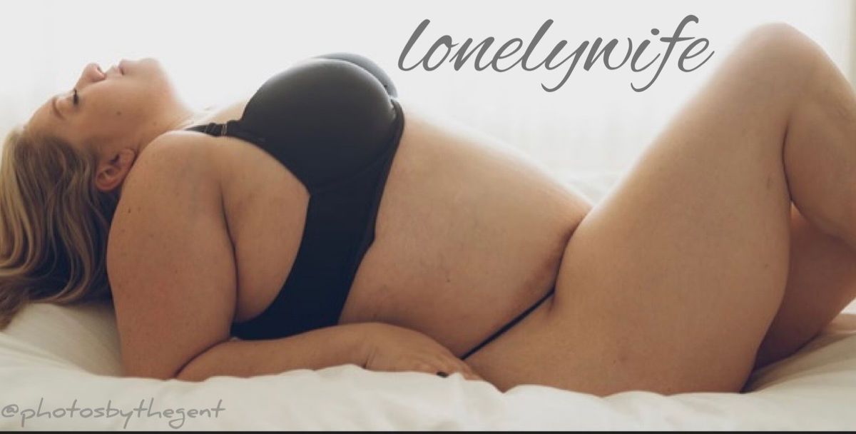 lonelywife82 banner