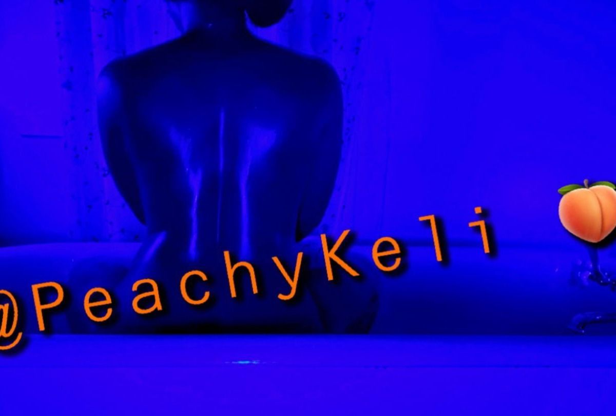 peachykeli banner