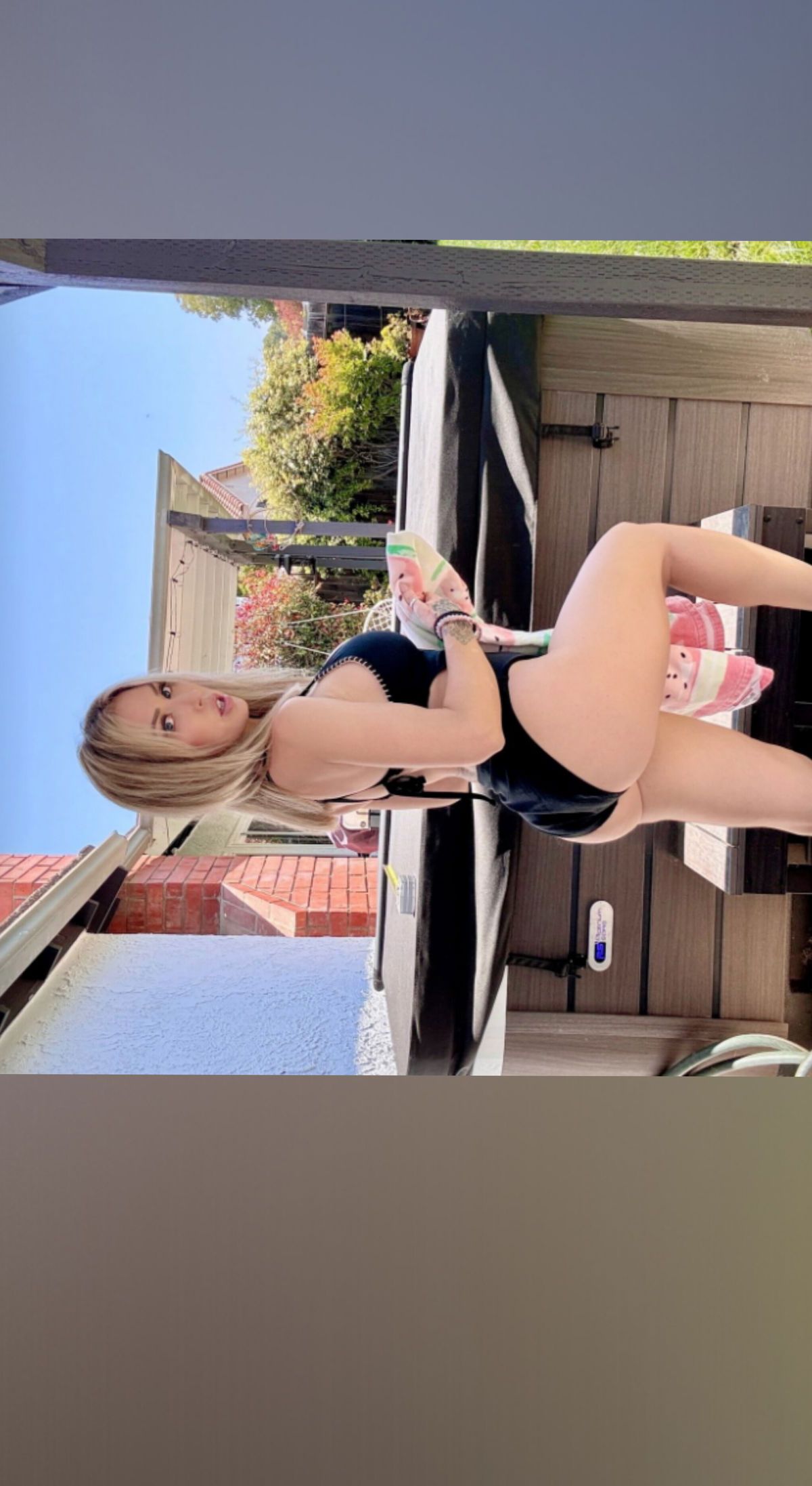 thecapricavannifree banner